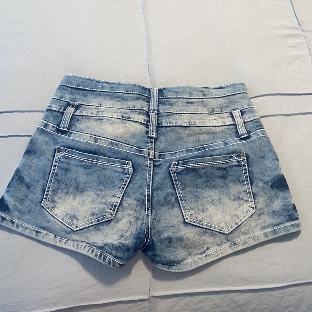 RUE 21 JEAN SHORTS - Picture 2 of 4